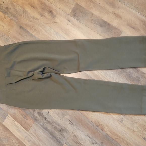 👖LIZ CLAIBORNE Olive Green Pants with Gold Button Accents - Picture 4 of 8